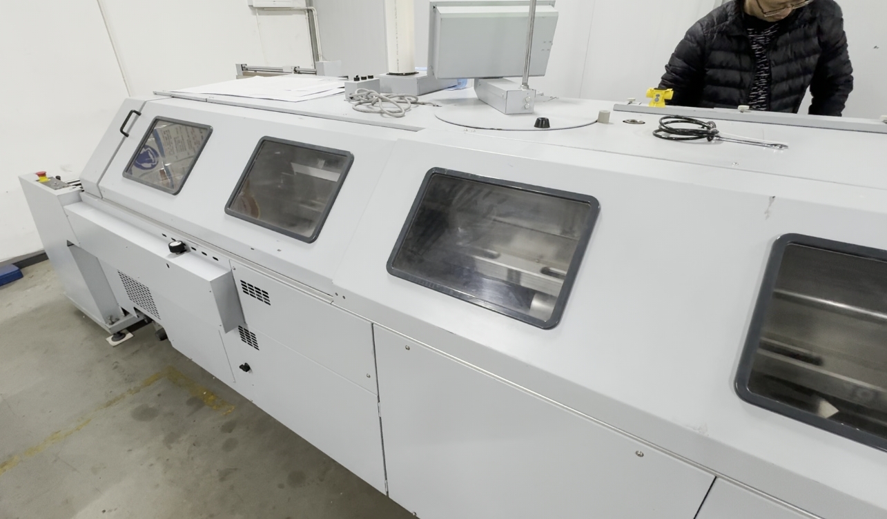 膠裝機(jī)2 膠裝機(jī)2